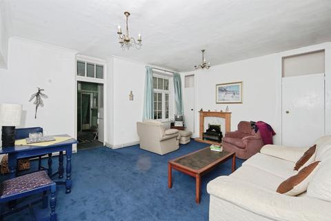 2 bedroom ground floor flat for sale, Marina, St. Leonards-On-Sea