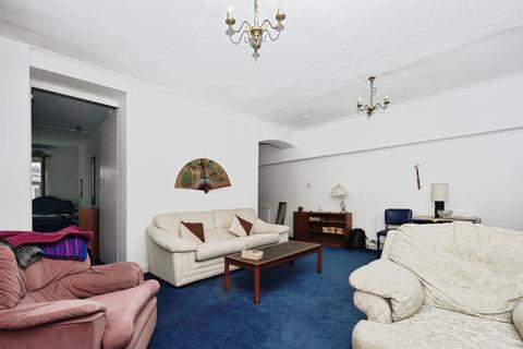 2 bedroom ground floor flat for sale, Marina, St. Leonards-On-Sea