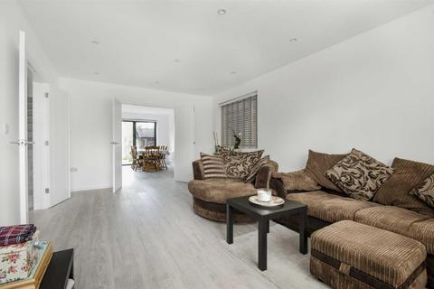 4 bedroom detached house for sale, Greenway, Totteridge