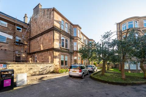 Battlefield Crescent, Flat 2-1, Mount Florida, Glasgow, G42 9JS