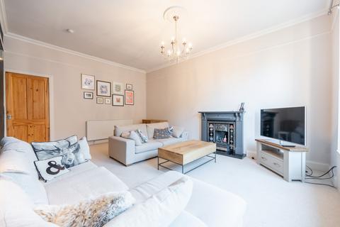 undefined, Battlefield Crescent, Flat 2-1, Mount Florida, Glasgow, G42 9JS