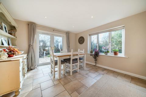 undefined, Lovell Close, Ducklington, Witney