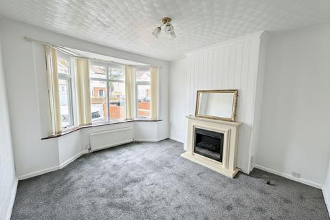 3 bedroom semi-detached house to rent, Fir Tree Avenue, Coventry, CV4