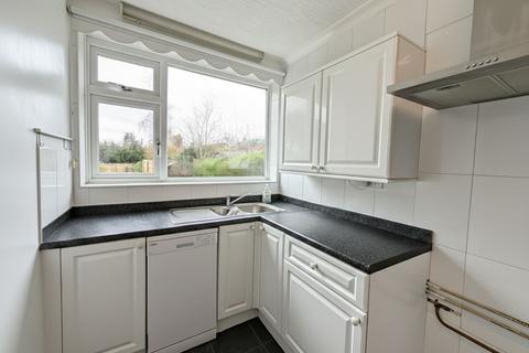 3 bedroom semi-detached house to rent, Fir Tree Avenue, Coventry, CV4