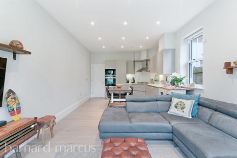 3 bedroom flat for sale, The Avenue, Surbiton