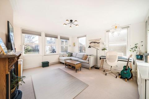 2 bedroom flat for sale, Station Parade, London SW12