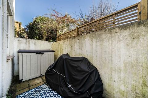 2 bedroom flat for sale, Station Parade, London SW12
