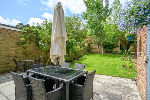 4 bedroom end of terrace house for sale, Locke King Road, Weybridge, KT13