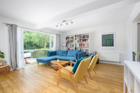 4 bedroom end of terrace house for sale, Locke King Road, Weybridge, KT13