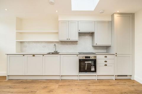 2 bedroom flat to rent, Minster Road, LONDON NW2