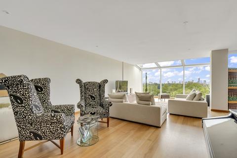 3 bedroom apartment to rent, Queenstown Road London SW11