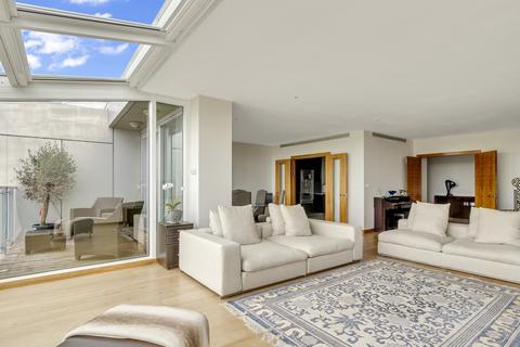 3 bedroom apartment to rent, Queenstown Road London SW11
