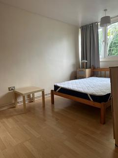 1 bedroom in a house share to rent, Eastleigh Walk, London SW15