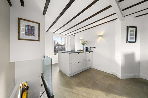 undefined, Hampton Court Road, East Molesey, KT8