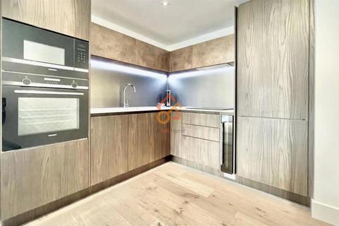1 bedroom flat for sale, 7a Exchange Gardens, London, SW8
