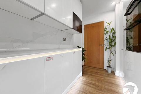 2 bedroom flat to rent, Erebus Drive, London, SE28