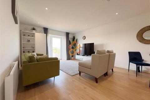 2 bedroom flat for sale, Fairbank House, 13 Beaufort Square, London NW9