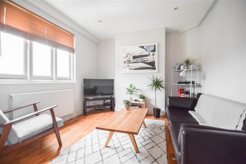2 bedroom flat to rent, Fortess Grove, Kentish Town NW5