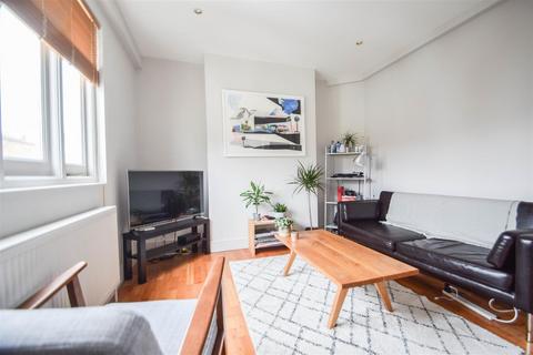 2 bedroom flat to rent, Fortess Grove, Kentish Town NW5