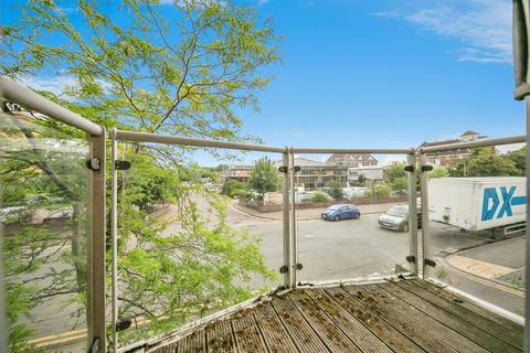 2 bedroom flat for sale, Hawkins Road, Colchester