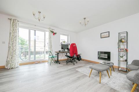 2 bedroom flat for sale, Hawkins Road, Colchester