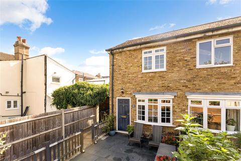 2 bedroom end of terrace house for sale, Robinson Road, London, SW17