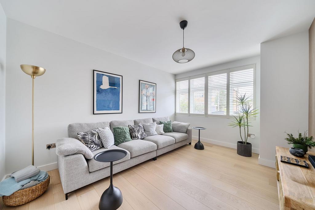 Front Reception/Lounge