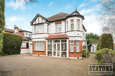 4 bedroom detached house for sale, Chase Side, London, N14