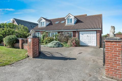 5 bedroom detached house for sale, Penguin Road, Scratby, Great Yarmouth