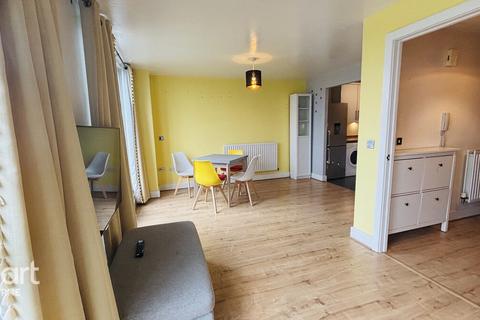 2 bedroom apartment to rent, Mason Way, Park Central