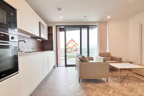 2 bedroom flat for sale, Skyline Apartments, 11 Makers Yard, London, E3