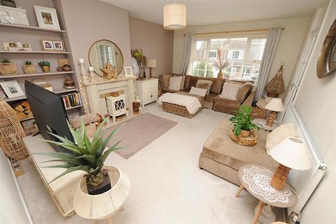 2 bedroom semi-detached bungalow for sale, Bredon Avenue, Wrose, Shipley