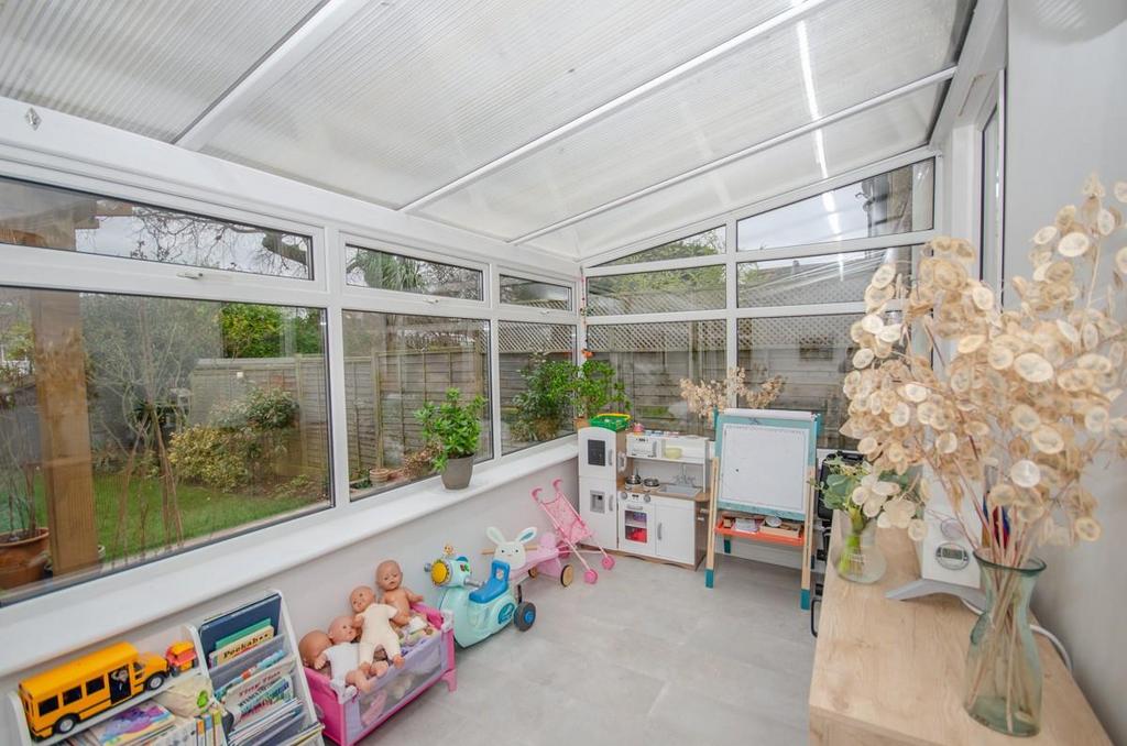 Conservatory pic 2.jpg
