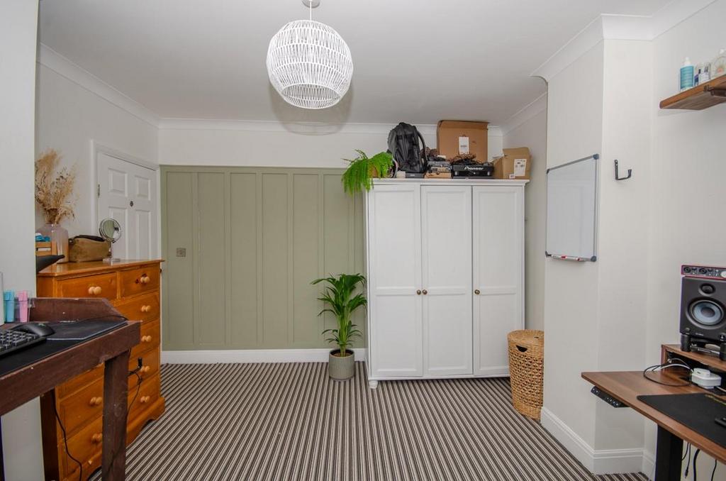 Bedroom 2 pic 2.jpg