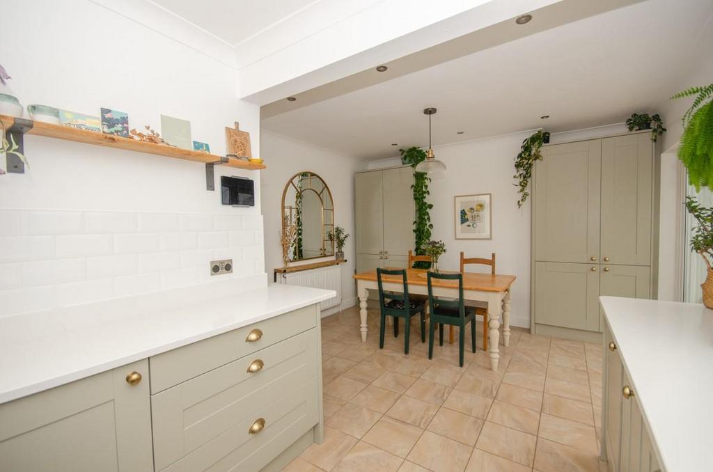 Kitchen-diner pic 2.jpg