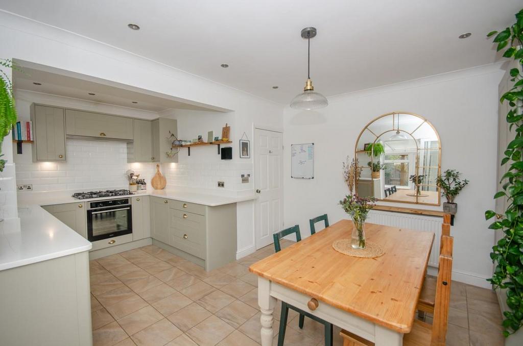 Kitchen diner pic 3.jpg