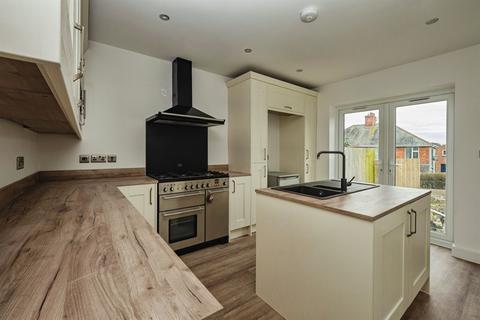 5 bedroom semi-detached house for sale, Southdown Road, Weymouth