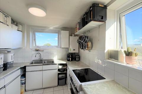 1 bedroom flat for sale, Brettenham Road, London, N18