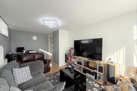 1 bedroom flat for sale, Brettenham Road, London, N18