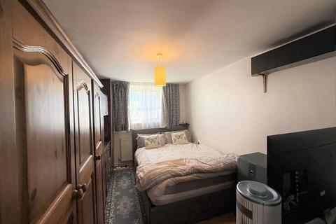 1 bedroom flat for sale, Brettenham Road, London, N18