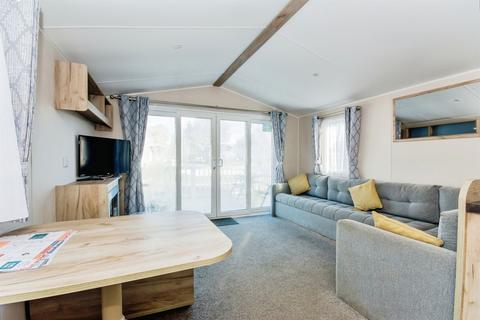 2 bedroom lodge for sale, Sleaford Road, Tattershall, Lincoln
