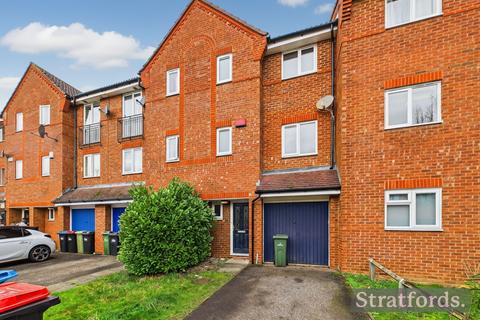 3 bedroom terraced house to rent, Penn Road, Bletchley, MK2