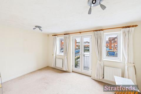 3 bedroom terraced house to rent, Penn Road, Bletchley, MK2
