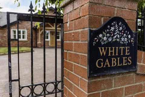 4 bedroom bungalow for sale, Glazebrook Lane, Glazebrook, Warrington, Cheshire, WA3 5AA