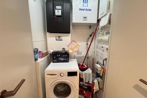 1 bedroom flat for sale, Hampton House, 2 Michael Road, London SW6