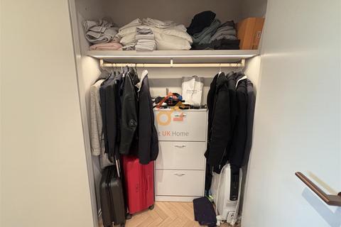 1 bedroom flat for sale, Hampton House, 2 Michael Road, London SW6
