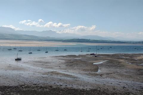 undefined, West End, Beaumaris
