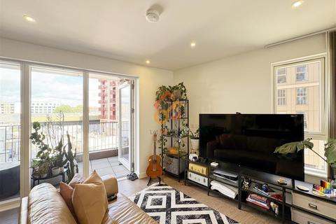 2 bedroom flat for sale, Alington House, 1 Mary Neuner Road, London N8