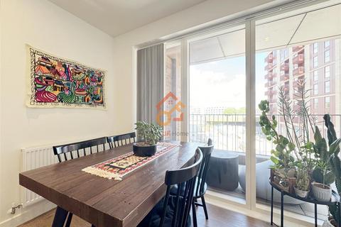 2 bedroom flat for sale, Alington House, 1 Mary Neuner Road, London N8
