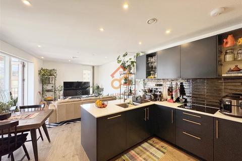2 bedroom flat for sale, Alington House, 1 Mary Neuner Road, London N8